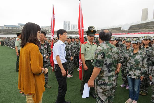 开云网页版-开云(中国)官方领导亲切慰问军训教官及2013级军训学生